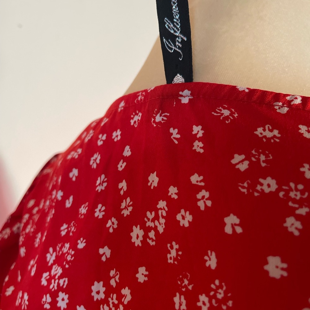 Red Dress - Picture 12 of 16